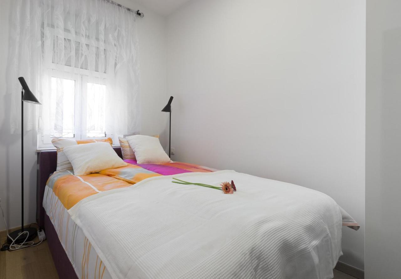 Palace Apartments By Zgrent ซาเกร็บ ภายนอก รูปภาพ